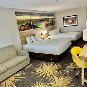 Days Inn By Wyndham Williams